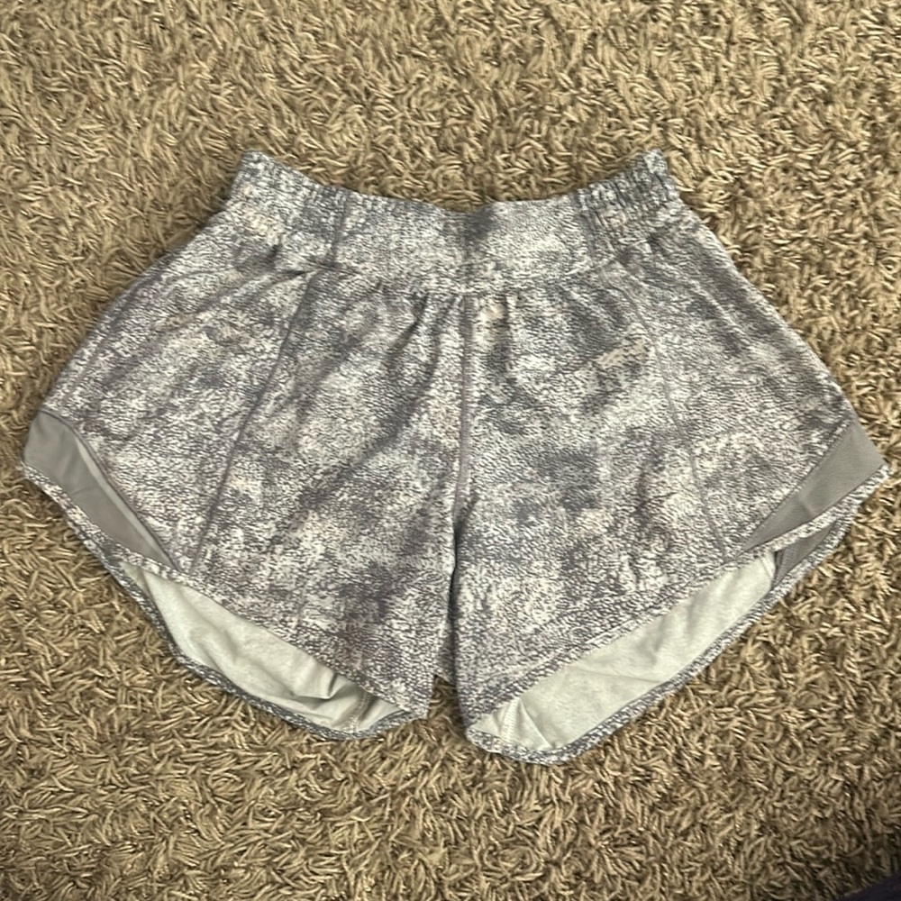 Lululemon grey white size 4 shorts